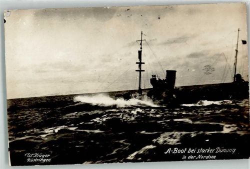 Ein Küstentorpedoboot bei starker Dünung in der Nordsee Fotograf Krüger