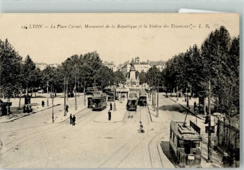 Lyon Straßenbahn La Place Carnot Denkmal
