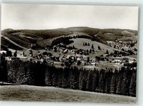 Altglashütten mit Kirche St. Wendelin