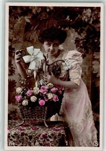 1909 Frauenschönheit Verlag SIP 209 Rosenkorb Tischdecke Studiokulisse