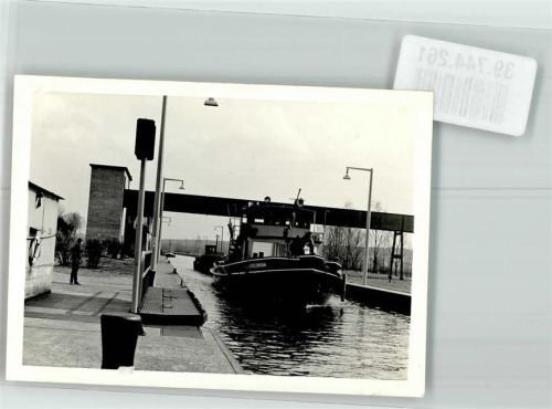 Schute Grassmann im Kanal