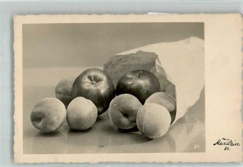 Früchte Äpfel und Pfirsich Fotograf Max Weisz Nr. 84