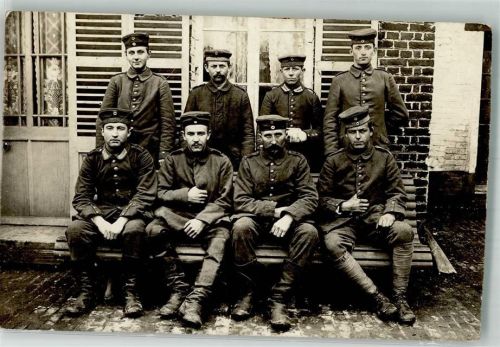 1917 Eine Gruppe Landser in Uniform