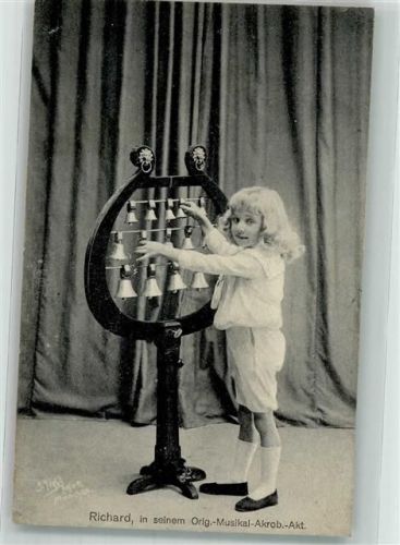Richard mit Glockenspiel