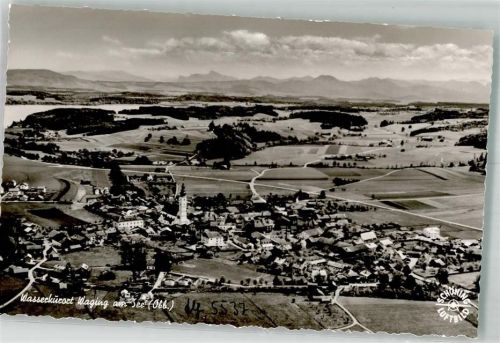 Waging Fliegeraufnahme des Ortes mit der Kirche St. Martin