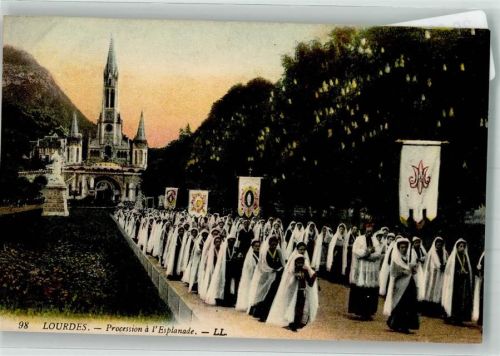 Lourdes Kirche Prozession