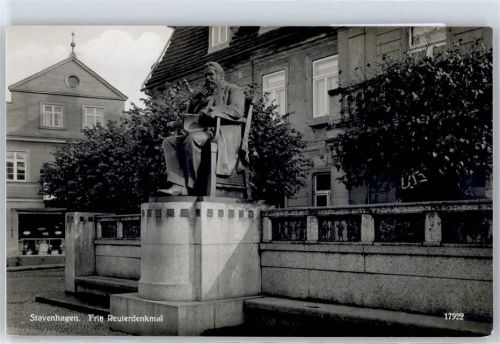 Stavenhagen Denkmal, Fritz Reuter