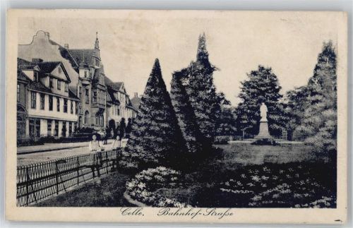 Celle Bahnhof-Strasse mit Park