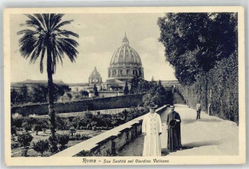 Roma Sua Santita nel Giardino Vaticano