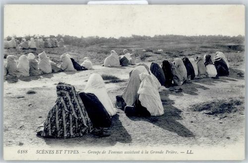 Alger Eine Gruppe Frauen am Rande des Gebets