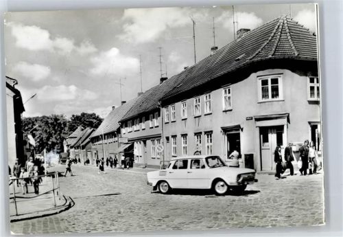 Mirow Ernst-Thälmann-Straße, Auto