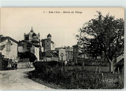 01480 Ars-sur-Formans - Kirche Hotel