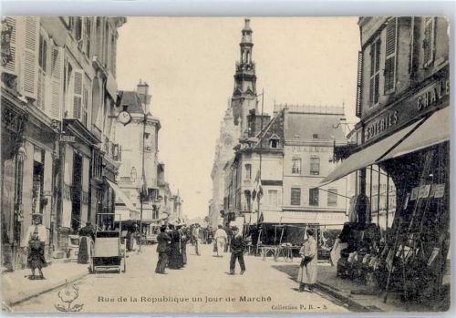 89140 Pont-sur-Yonne - Rue de la republique un jour de March Kirche