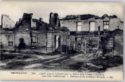 Laon durch Bomben zerstörte Kaserne