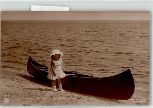 Prinzessin Alexandrine am Ostseestrand Boot NPG