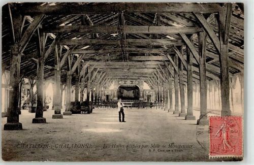 01400 Chatillon-sur-Chalaronne - Theater Halle