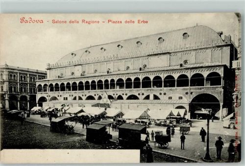 Padova Salone della Ragione Piazza delle Erbe Marktszene