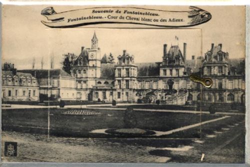 77300 Fontainebleau - Fontainebleau (Frankreich) Leporello auf Holz, Schloss Innenhof I-II (fleckig RS)
