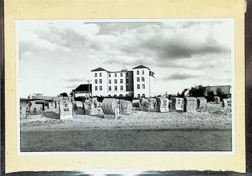 Duhnen Foto montiert auf Karton Strand an der Jugendherberge Fotograf Otto Schulze