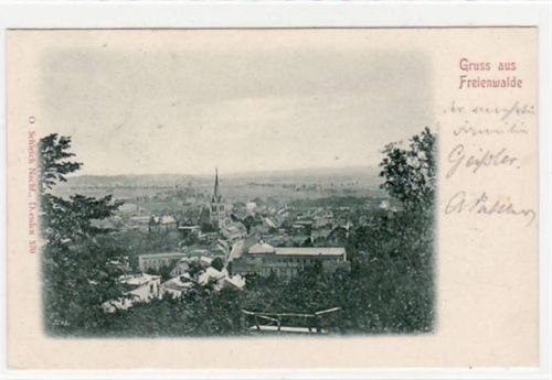 Bad Freienwalde Gruß aus Freienwalde. Abgebildet ist die Totalansicht mit der Kirche. Postalisch befördert mit Marke 1900. Sehr gut erhalten.
