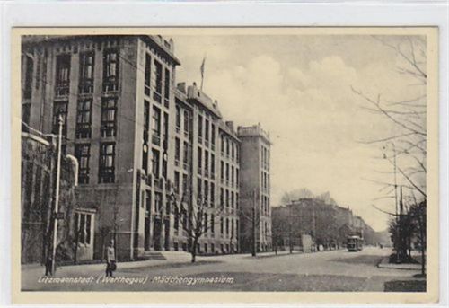 AK aus Litzmannstadt Lódz Warthegau Mädchengymnasium, gelaufen 1942, Stempeldurchdruck sonst gut erhalten