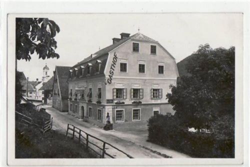 Mautern mit Gasthof Maier gelaufen von 1942. Rückseite leicht fleckig, sonst gut erhalten