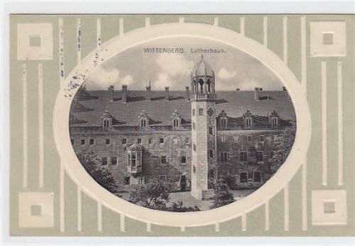 Lutherstadt Wittenberg geprägte Passepartoutkarte vom Lutherhaus in Wittenberg gelaufen 1914. Leichte Abdrücke an den Ecke n vom Album. Vorder- und Rückseite leicht fleckig, sonst gut erhalten