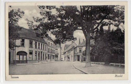 Issum mit Markt. Feldpost, Stempel von 1942. Kleines Loch oben in der Mitte, sonst gut erhalten