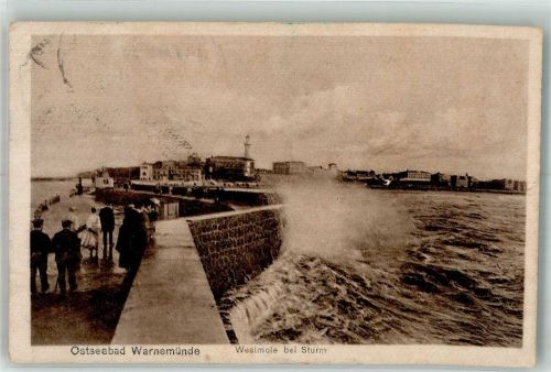 Warnemünde Ostseebad Westmole Sturm Leuchtturm