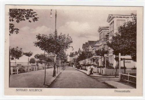 Seebad Ahlbeck mit Dünenstraße gelaufen 1925. Leichte Stempelspuren oben links, sonst gut erhalten.