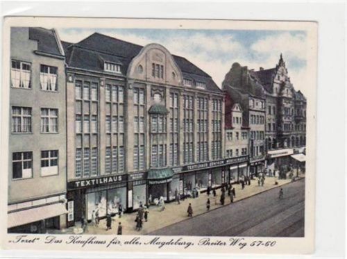 Magdeburg Textilhaus Zentrum " Tezet ". Postalisch nicht gelaufen. Leichter Bug oben und unten links, sonst gut erhalten.