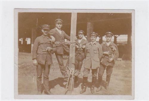 Altes Foto Golpa-Zschornewitz Großkraftwerk. Angestellte bei der Arbeit. Maße: 12 x 9 cm. Leicht bügig, sonst gut erhalten.