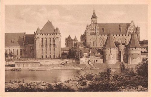 Marienburg Marienburg / Malbork. Haupthaus Deutschen Ritterordens. Hoch- und Mittelschloß, Westseite ungelaufen Gute Erhaltung.