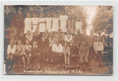 Seltene Fotokarte Schlamersdorf. ein Gruppenfoto beim Kinderfest am 17.7.1926 ungelaufen Gute Erhaltung.