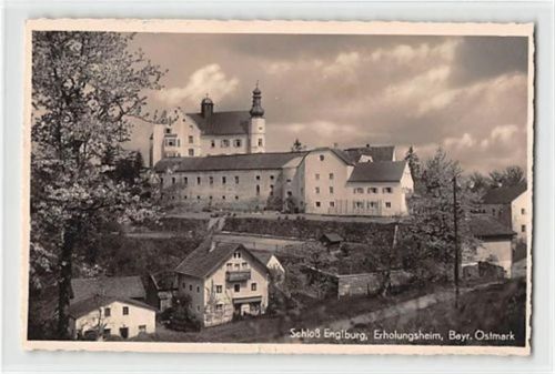Tittling. Schloß Englburg gelaufen. Leicht fleckig, sonst gut erhalten