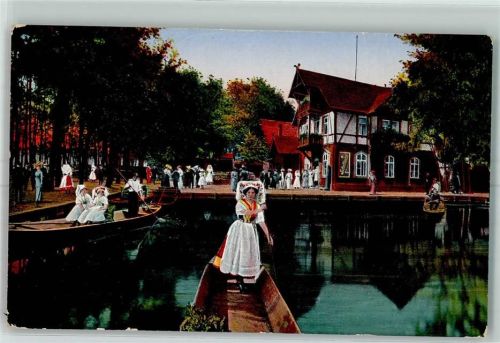 Lübbenau Wotschofska Trachtenfrauen in Ruderbooten