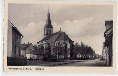 Friedrichsdorf mit Kirche in der Dorfmitte ungelaufen Top Erhaltung.