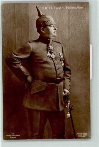 Verlag Percy Hein Nr. 117 S.K.H. Fürst v. Hohenzollern in Uniform mit Orden , Pickelhaube