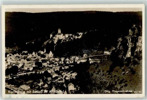 Kipfenberg Fliegeraufnahme mit Schloss im Altmühltal