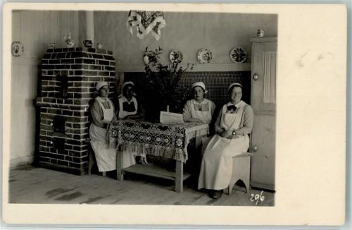Krankenschwestern Porzellanteller Kachelofen Nr 296 Rotes Kreuz Privatfoto AK