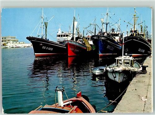 Valencia Hafen und Nautik Klub Fischerboot Gandia