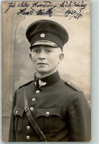 Uniform 1928