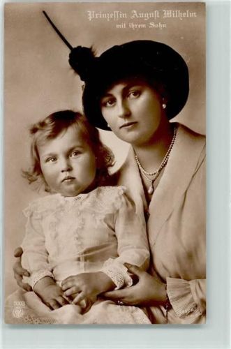 Prinzessin August Wilhelm mit Sohn