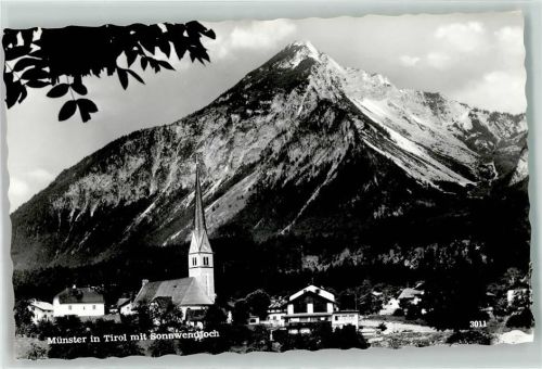 Münster mit Sonnwendjoch