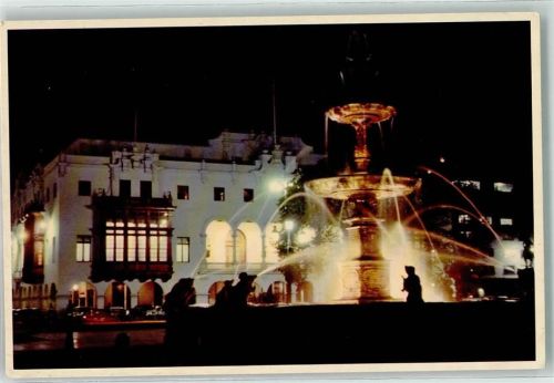 Lima Pileta en la Plaza de Armas bei Nacht