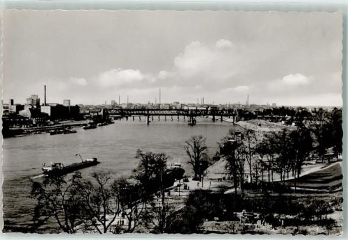 Mannheim Rheinpromenade Rheinbrücke Frachtschiffe