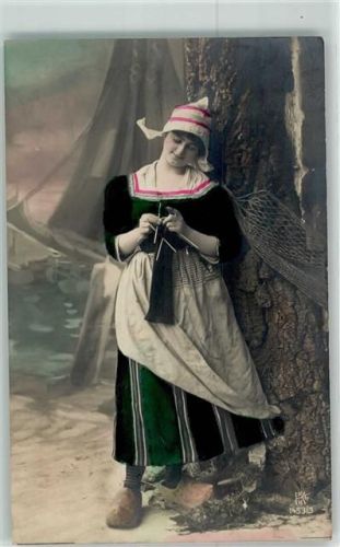 1909 Tracht Frau stricken KGH Nr.1453-3