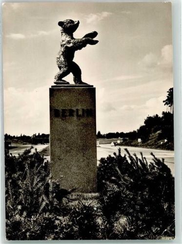 Zehlendorf Skulptur Berliner Bär an der Autobahn