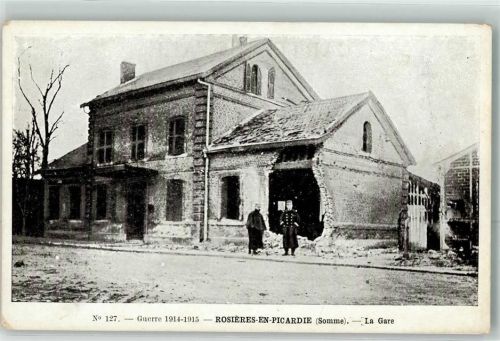 Rosieres-en-Santerre Guerre 1914-1915 Rosieres en Picardie Somme La Gare Mann Uniform Trümmer Zerstörung