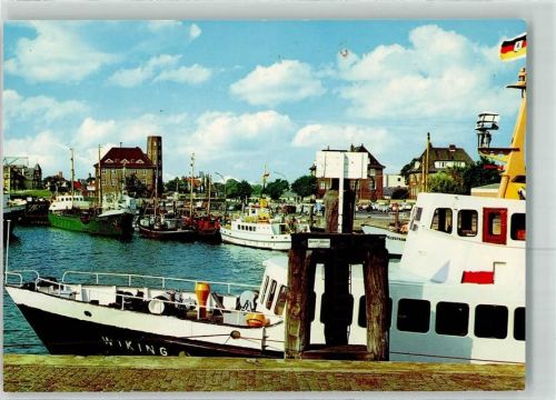 Cuxhaven Hafen mit MS Wiking